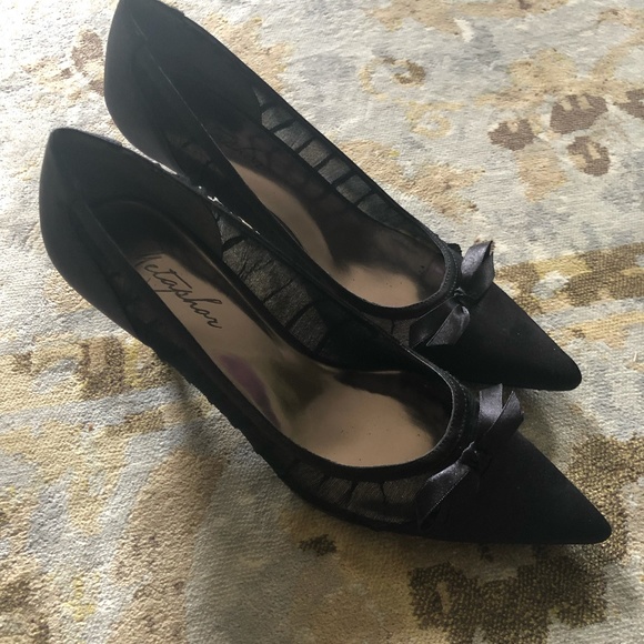 Darling pair of black dressy heels - Picture 1 of 1